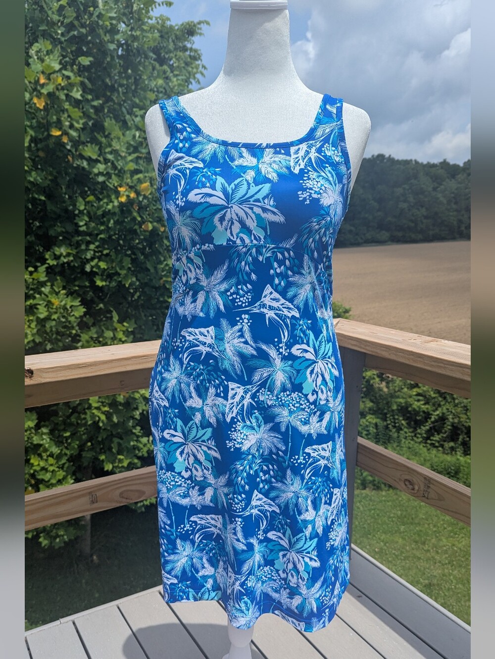 Columbia PFG Omni Freeze Tank Dress Size Small Blue White Tropical